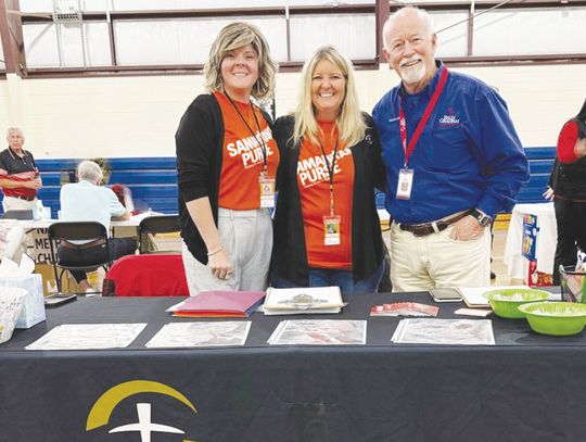 Agencies hold informational meeting to help fire victims