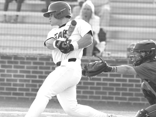 Bears finish 12-0 in region going perfect for first time since 2015 with 9-2 victory