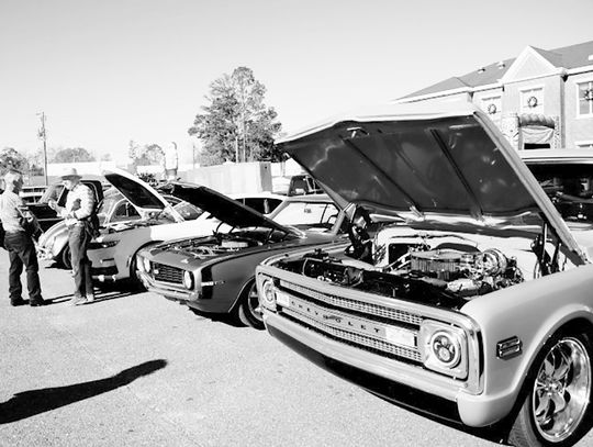 Big crowd enjoys weather, festivities