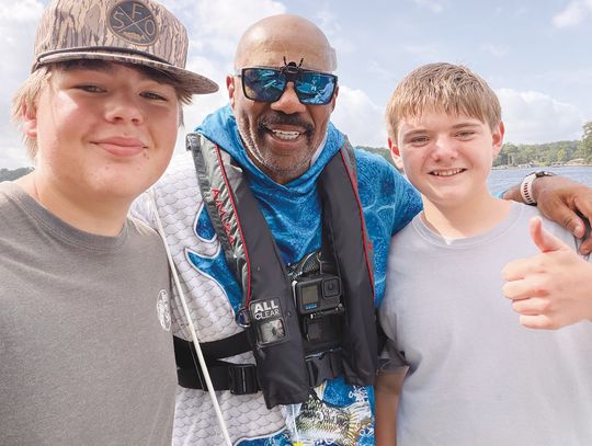 Brantley duo meets Steve Harvey