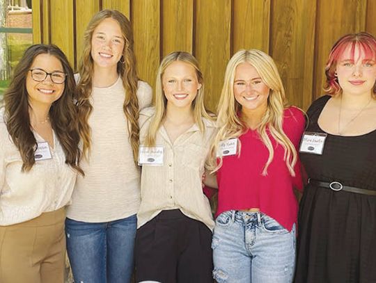 Chamber hosts lunch event