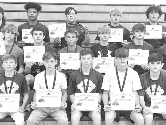 Champion weightlifters recognized Champion weightlifters recognized