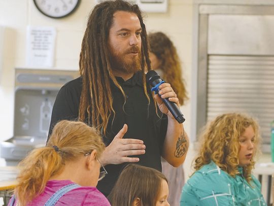 Concerned citizens discuss landfill, data center