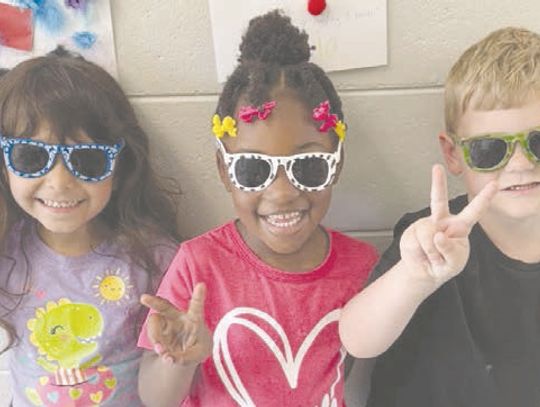 DAFFODIL students learn about Shelties, science, earthworms