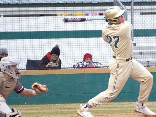 Diamond crew fall in scrimmage