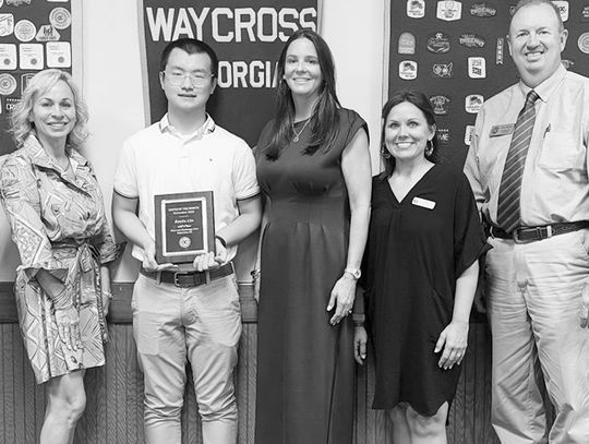 Exchange honors Lin as Nov. YOM