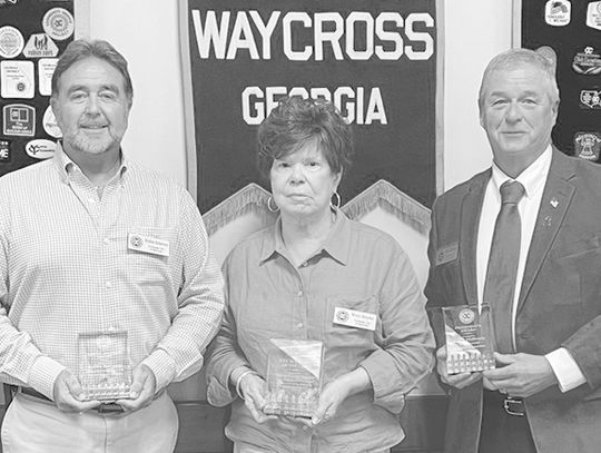 Exchange honors top members