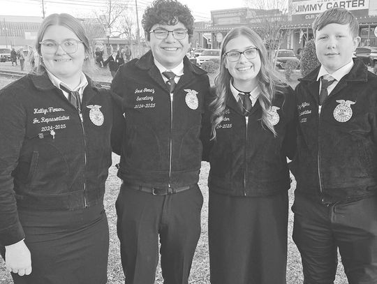 FFA members attend funeral