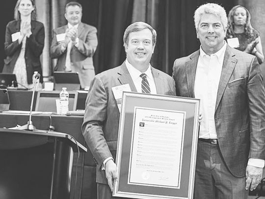 Former Chief Justice Boggs receives award