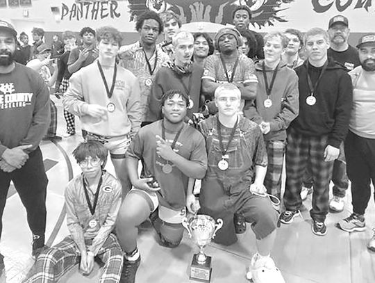 Gator grapplers capture region Traditional title