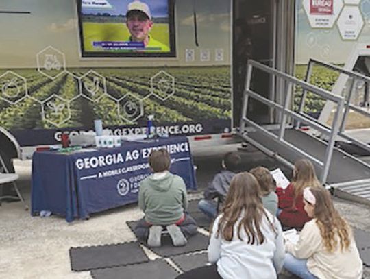 Georgia Ag Experience visits Hoboken Elem.