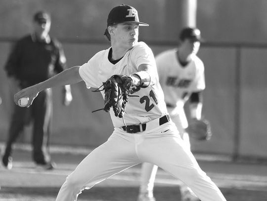 Johnson’s two-run single ignites 9-run third in Game 2 lifting Pierce