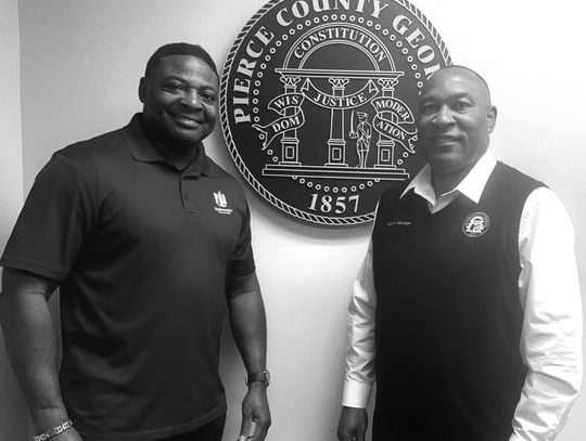 Maddox renews bond forged during enlistment