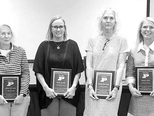 Middle school honors retirees