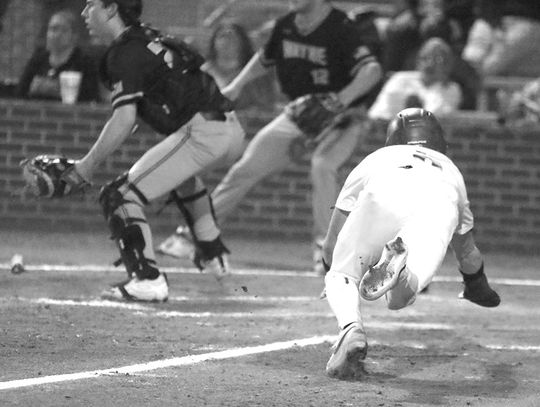 No. 5 Wayne County stings Bears — again