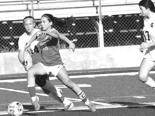 PCHS soccer splits with Coffee