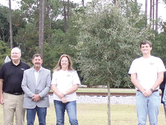 Southeastern Bank’s gift to City of Nahunta