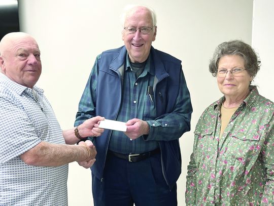 Wayne and Glenda Quinn visit South Georgia Daylily Society