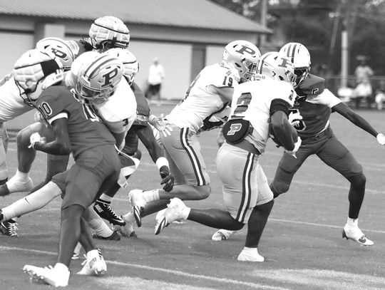 Williams runs for 307 yards, 4 scores in win at Brooks