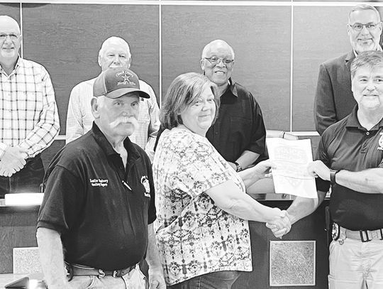 WoodmenLife donates to Ware Co. Police Dept.