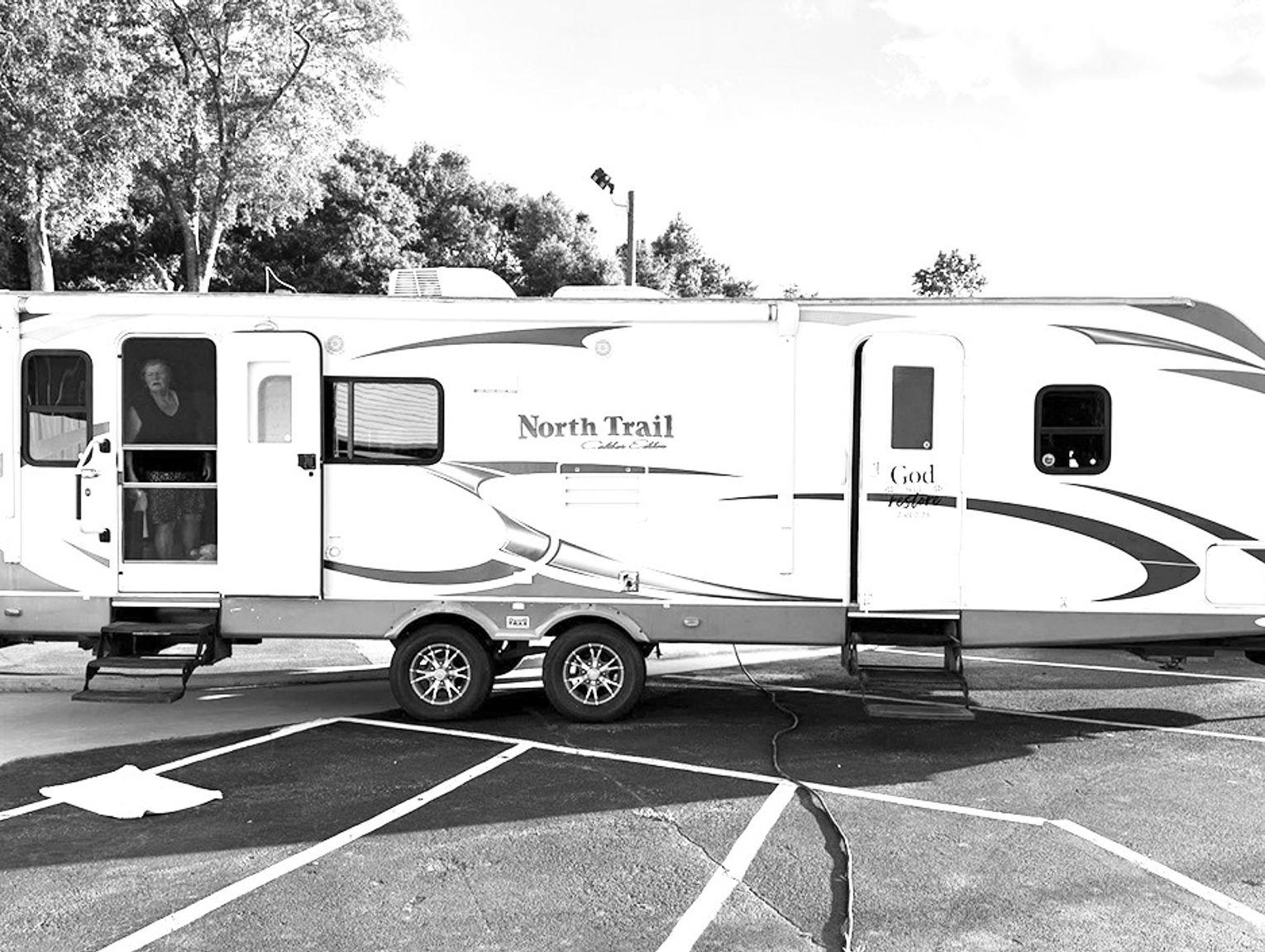 Lizella Baptist delivers donated campers to Brantley aid group