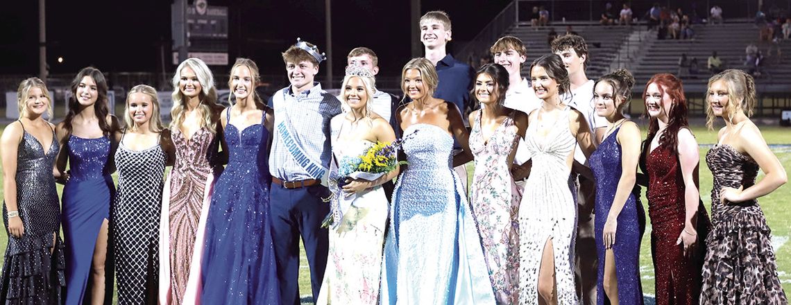 Anderson, Evans crowned at halftime Anderson, Evans crowned at halftime