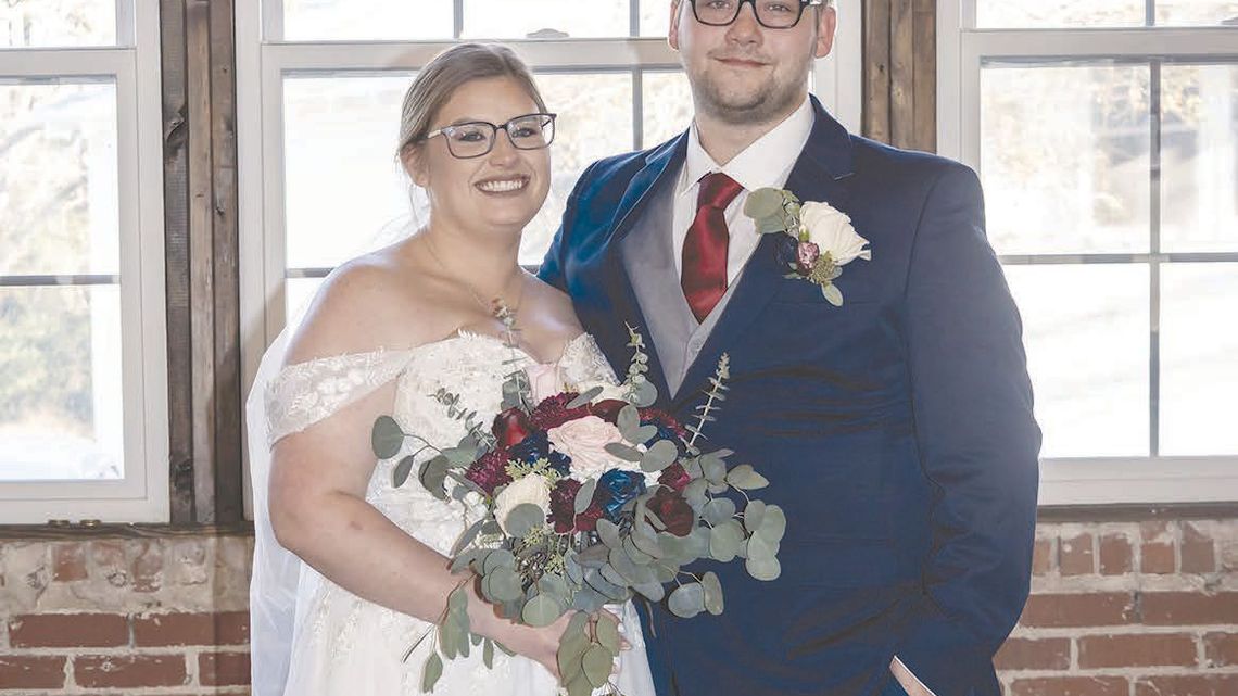 Brocks marry in ceremony at Eagle Station