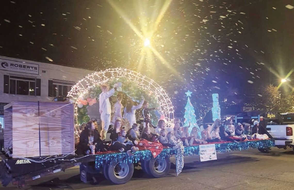 Christmas Parade brings Christmas Parade brings