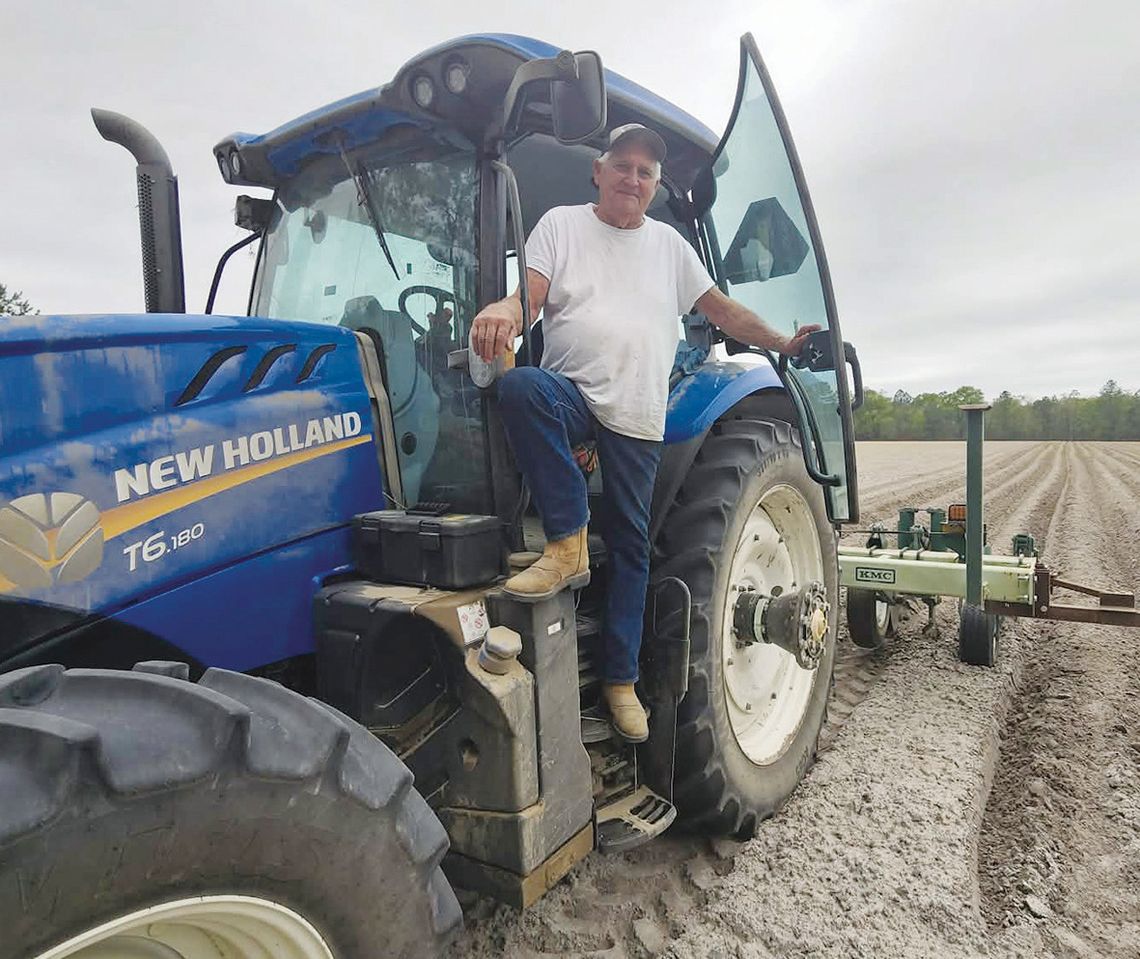 Crews readys dirt for 57th year Crews readys dirt for 57th year