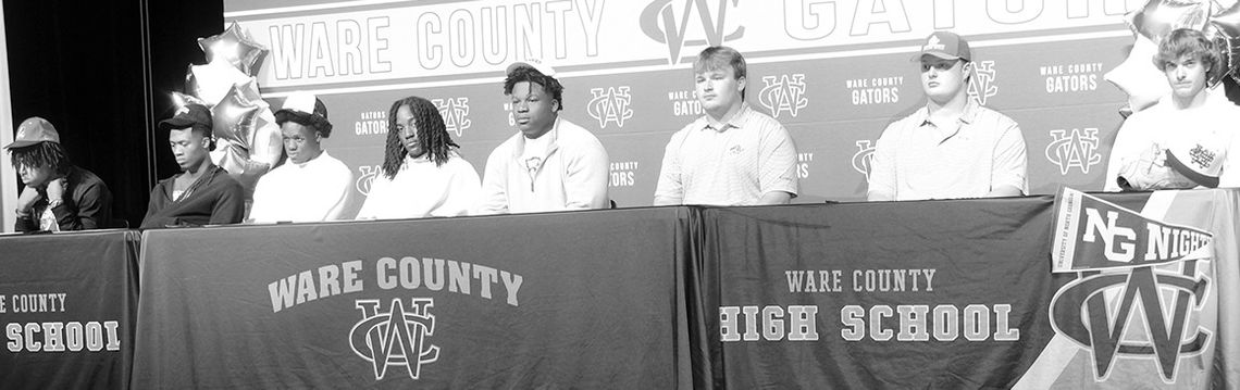 Eight Gators sign national letters of intent