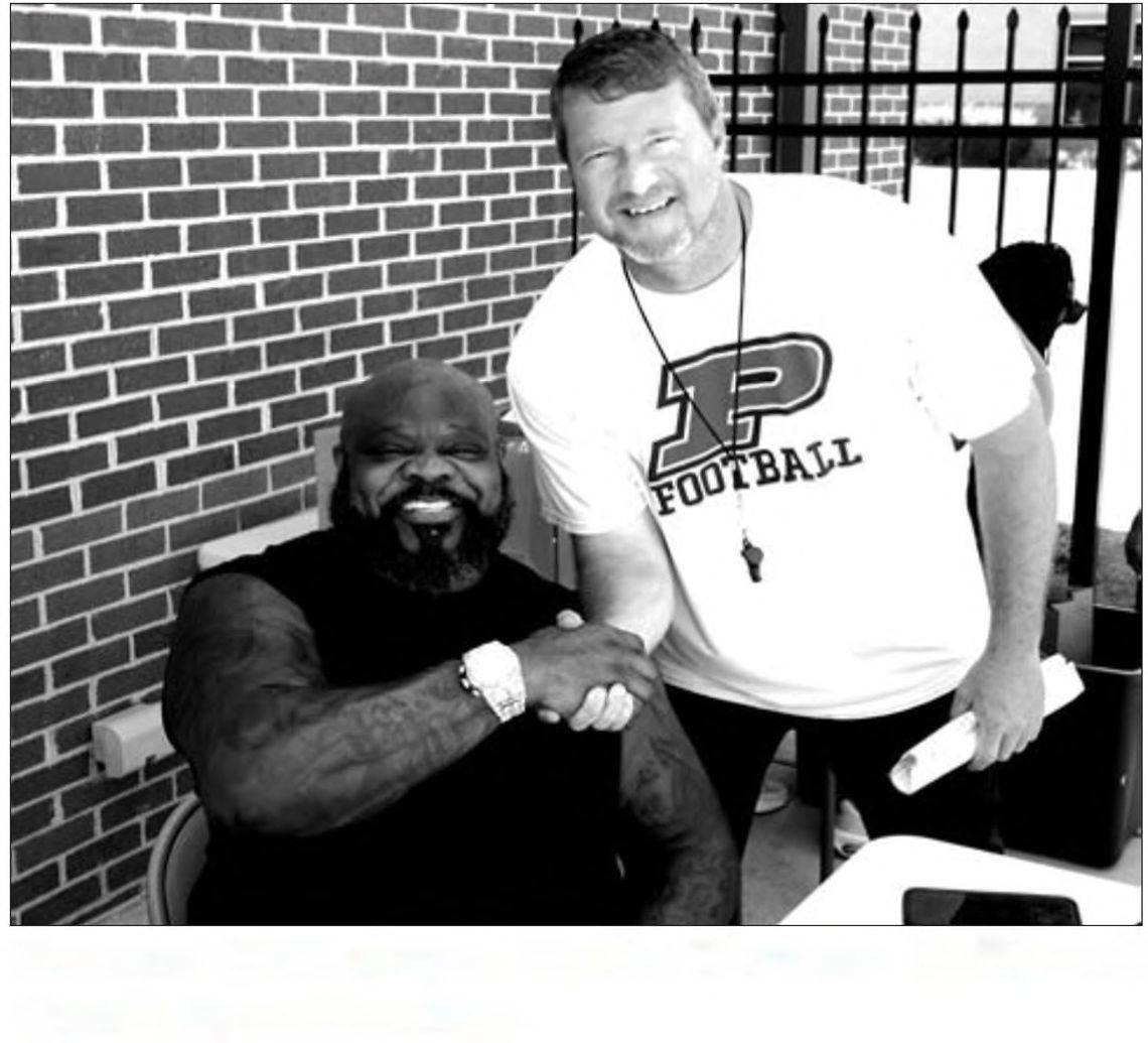 Former NFL player Hollis Thomas conducts football camp at rec. dept.