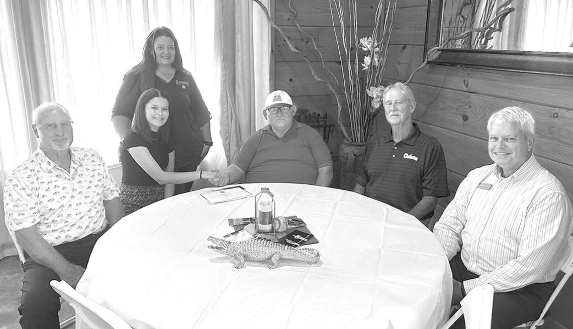 Golden Gator Foundation awards scholarships