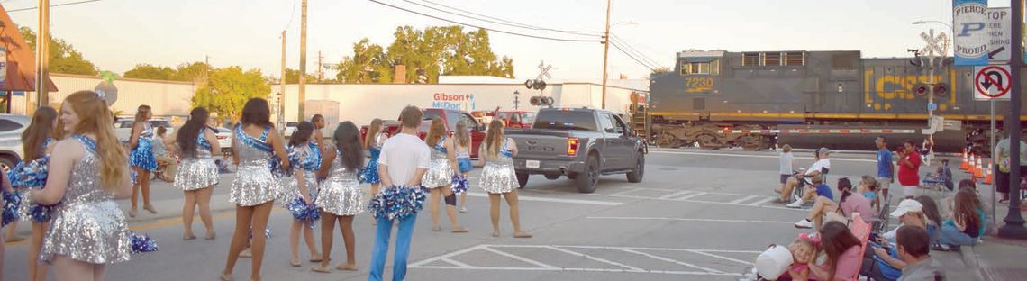 Homecoming parade delayed by train as it ‘tracks’ through Monday Homecoming parade delayed by train as it ‘tracks’ through Monday
