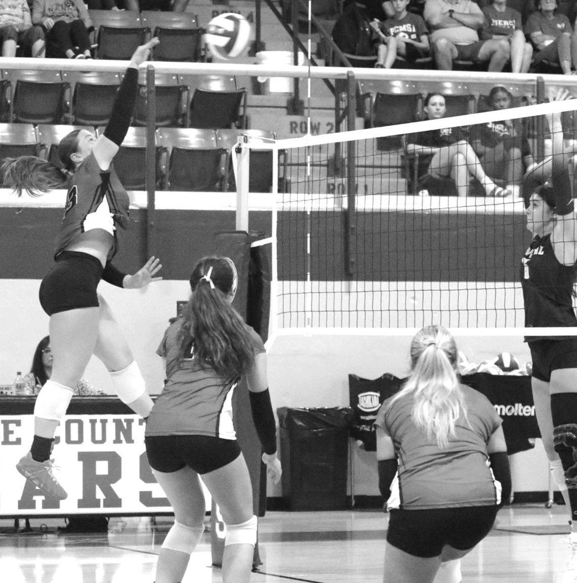 Lady Bears win 5 of 6 matches to reach 20 wins