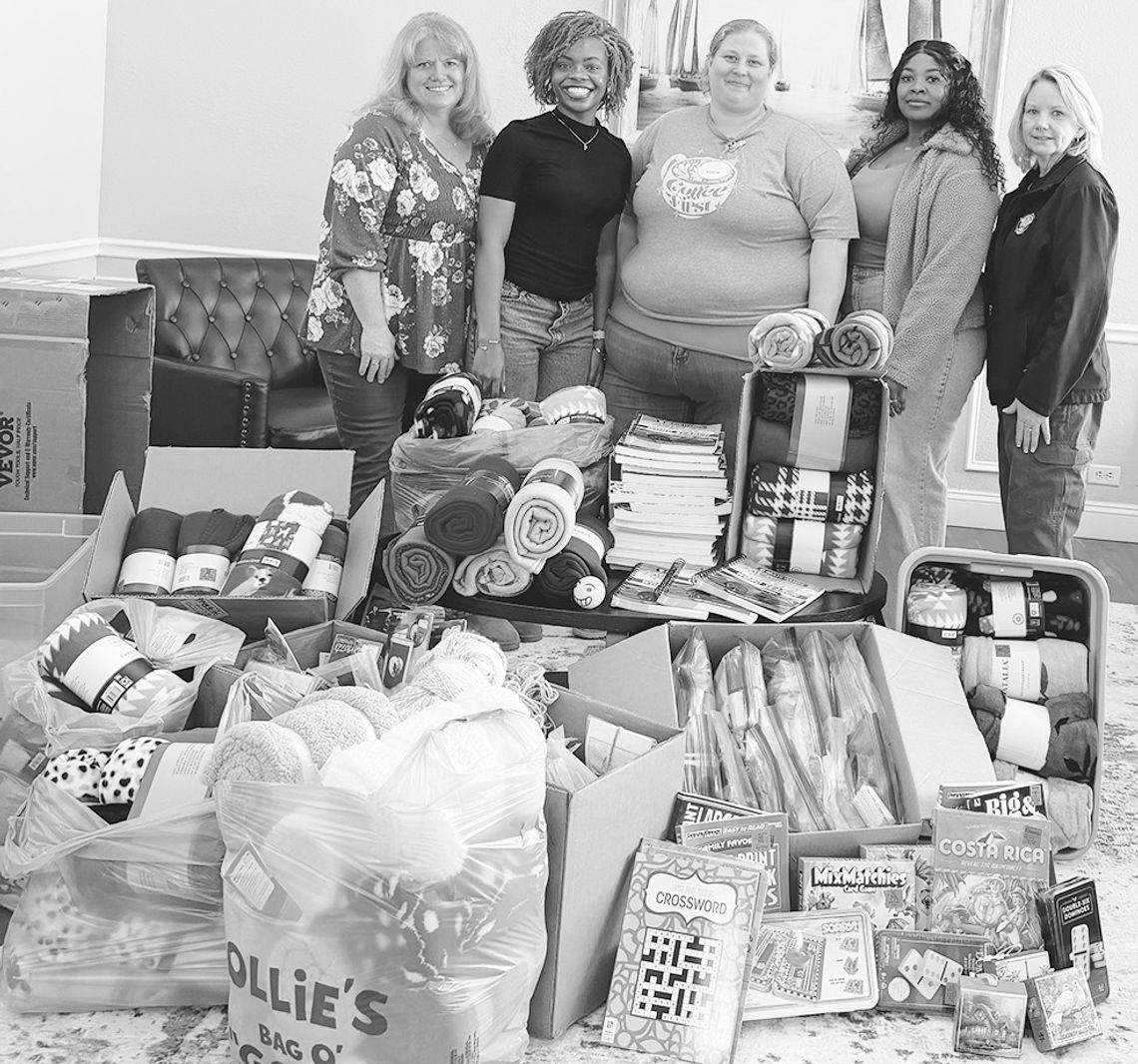 Leadership Waycross ’25 shares Valentine’s love in gifts to Harborview Satilla residents