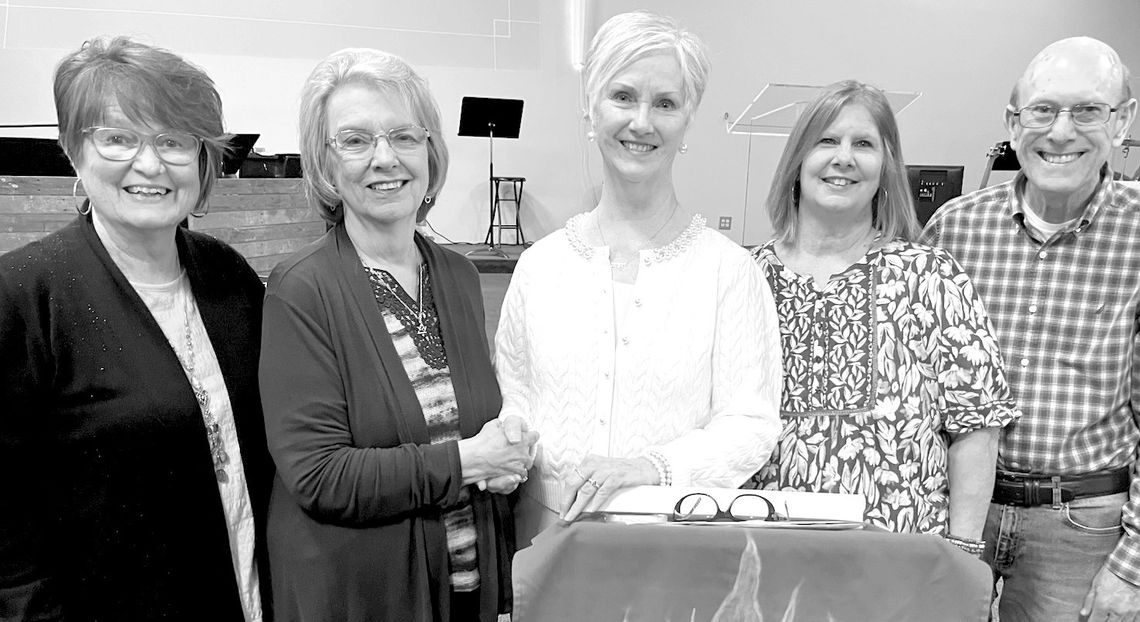 Martin tells Aglow meeting what God did for her health