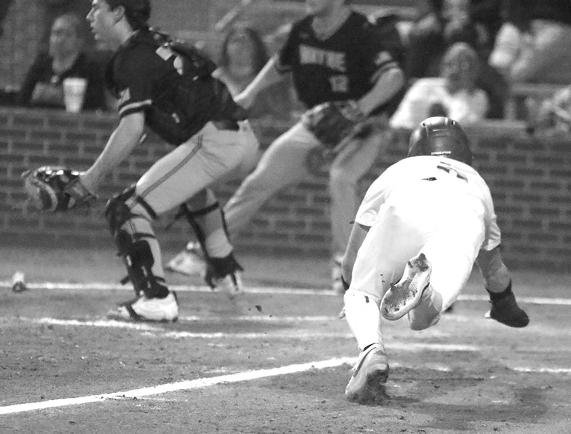 No. 5 Wayne County stings Bears — again