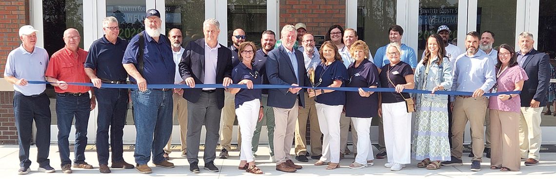 Officials cut ribbon for Athletic/Fine Arts facility