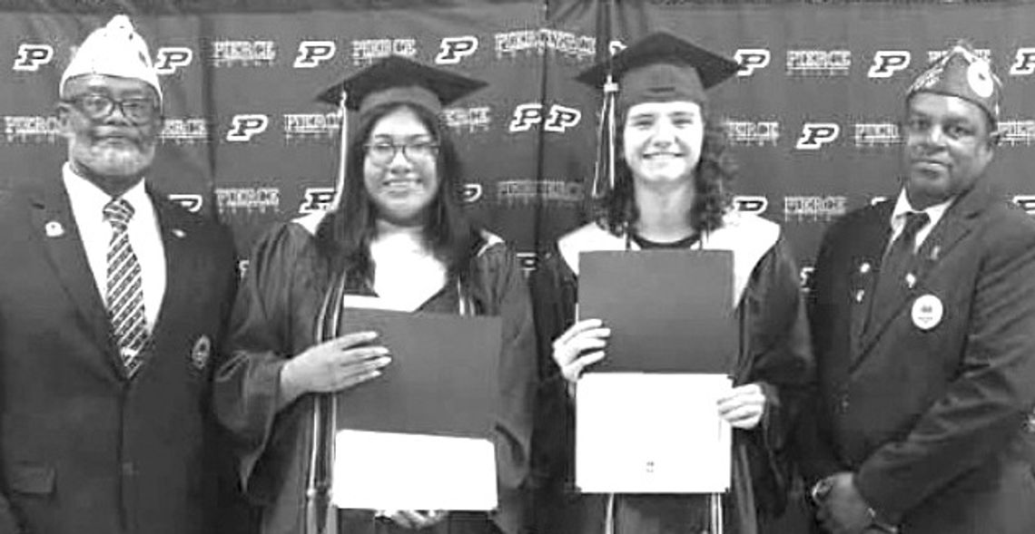 Plata and McKinney receive Amvets scholarships