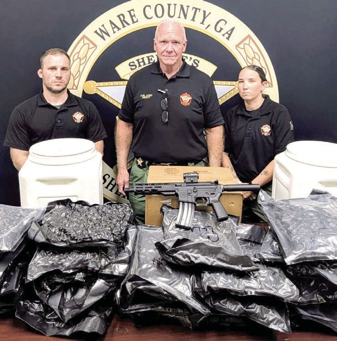 Two arrested in suspected drug distribution operation