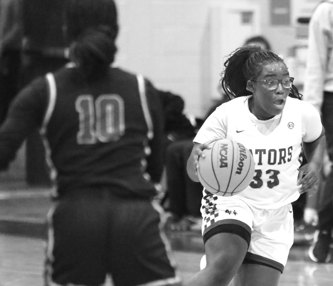 Ware splits finale with Warner Robins