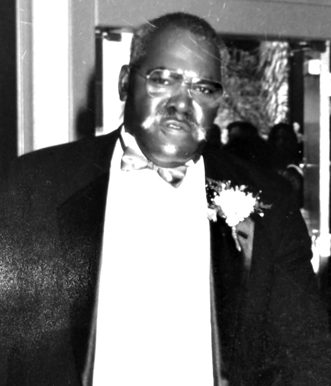 ‘Waving Man’ Booth gets roadside tribute ‘Waving Man’ Booth gets roadside tribute