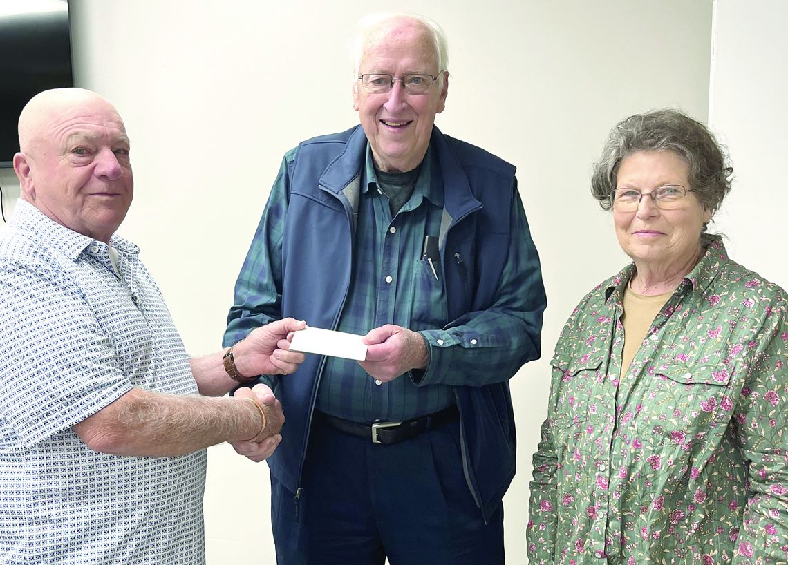 Wayne and Glenda Quinn visit South Georgia Daylily Society