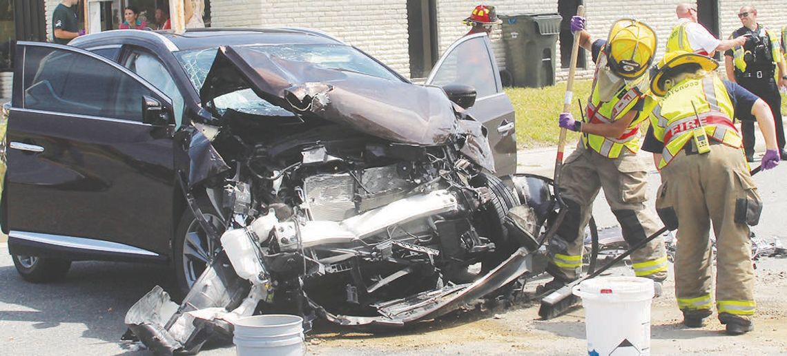 Wreck halts Carswell noon traffic
