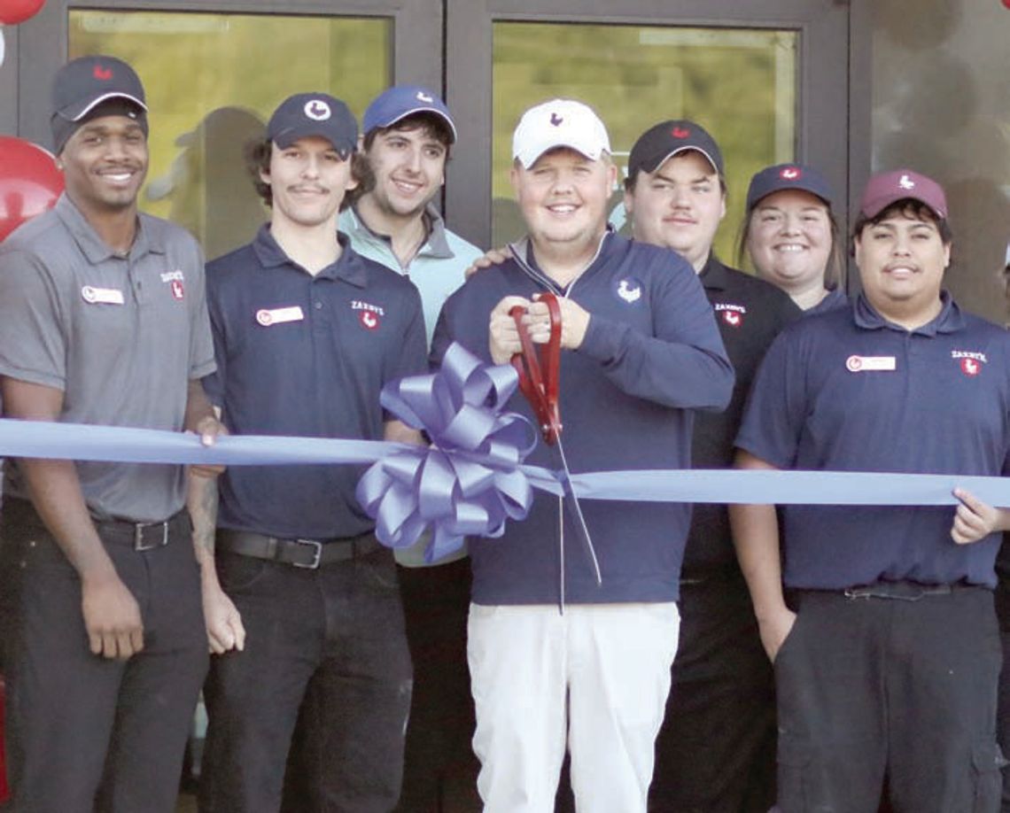 Zaxby’s holds grand opening Zaxby’s holds grand opening